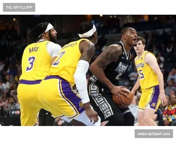 灰熊外线手感火热首节三分如雨砍下42分展现恐怖命中率82%